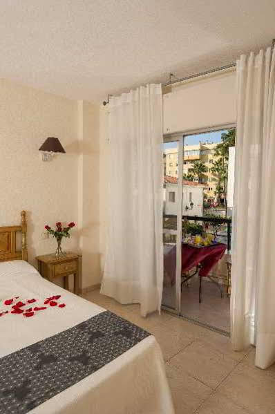 Mare Estepona Hotel ภายนอก รูปภาพ